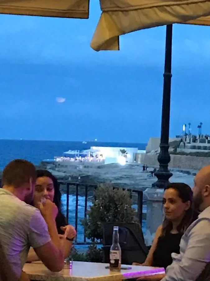 Seaview And Swim Apartment Sliema
